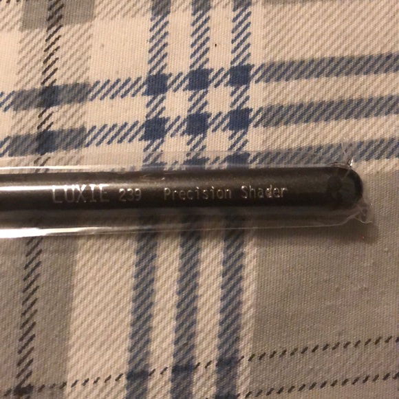Luxie 239 precision shader - Picture 2 of 2